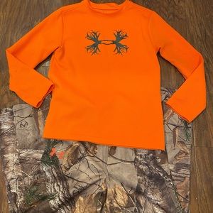 Under armour camo/orange set